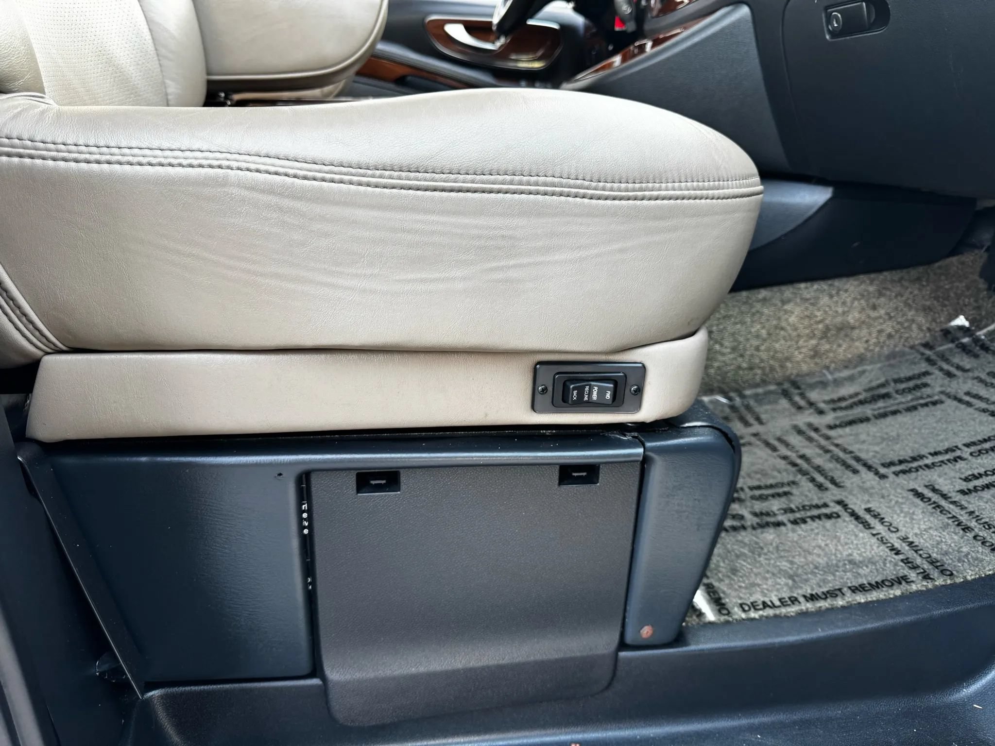 Used 2017 Mercedes-Benz Metris Passenger image 40