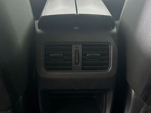 Used 2024 Nissan Rogue S FWD image 26