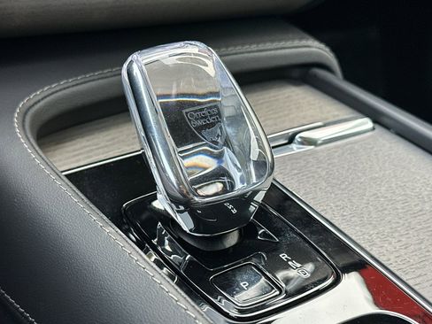 Certified 2025 Volvo XC90 T8 Ultra w/ Protection Package Premier image 25