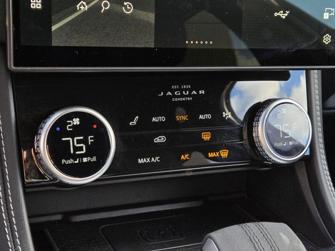 Certified 2026 Jaguar F-PACE R-Dynamic S image 20