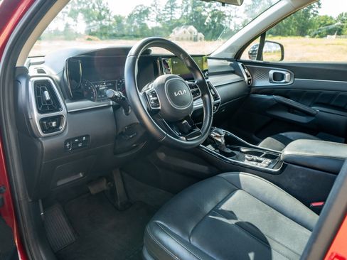 Used 2022 Kia Sorento SX AWD/4WD image 11