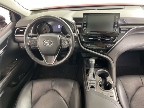 Used 2022 Toyota Camry XSE image 5