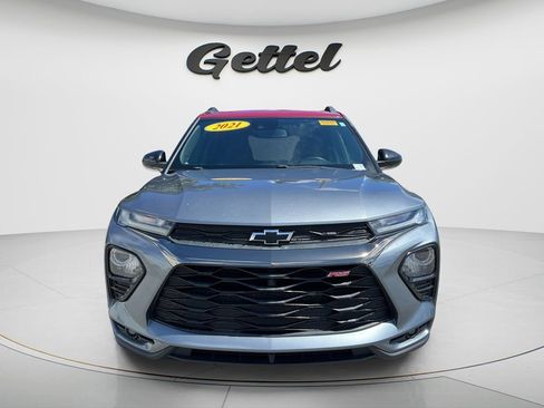 Used 2021 Chevrolet TrailBlazer RS w/ Technology Package FWD image 2