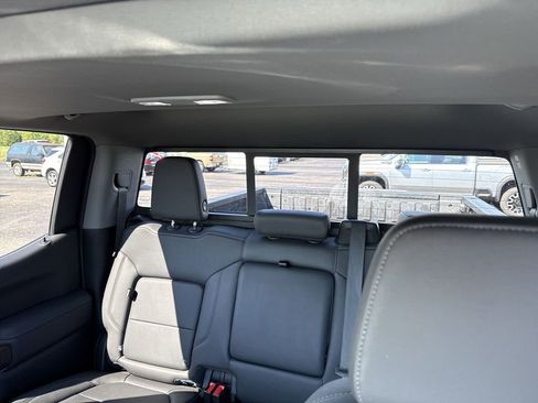 Certified 2022 GMC Sierra 1500 SLT w/ SLT Convenience Package image 28