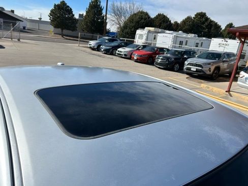 Used 2011 Toyota Avalon Limited image 13