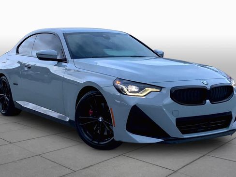 Used 2023 BMW 230i Coupe w/ M Sport Package RWD image 3