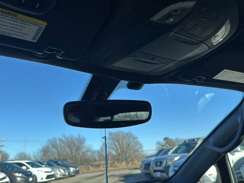 Used 2020 Chrysler Pacifica Touring w/ S Appearance Package image 37