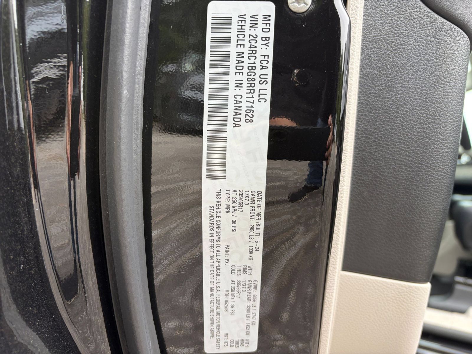 Used 2024 Chrysler Pacifica Touring-L FWD image 30