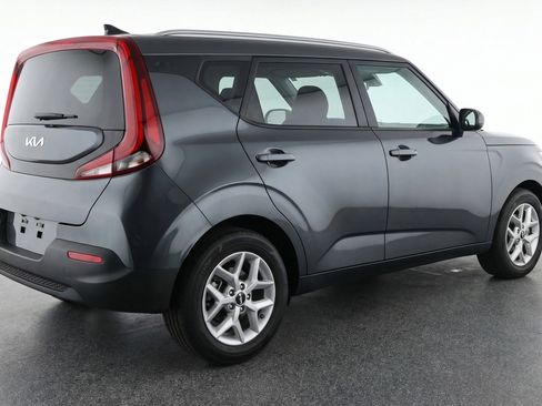 Used 2025 Kia Soul LX w/ LX Technology Package FWD image 9