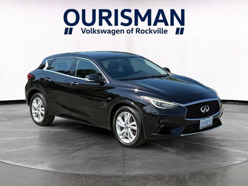 Used 2018 INFINITI QX30 FWD image 1