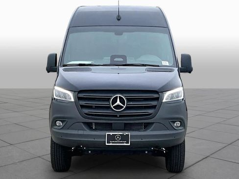 New 2025 Mercedes-Benz Sprinter 2500 image 3