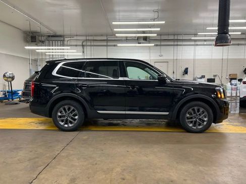 Used 2024 Kia Telluride LX image 8