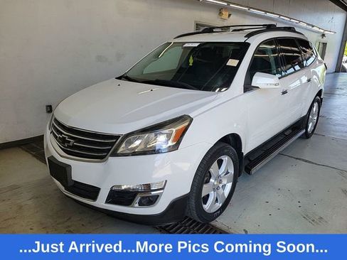 Used 2017 Chevrolet Traverse LT w/ Style and Technology Package AWD/4WD image 1