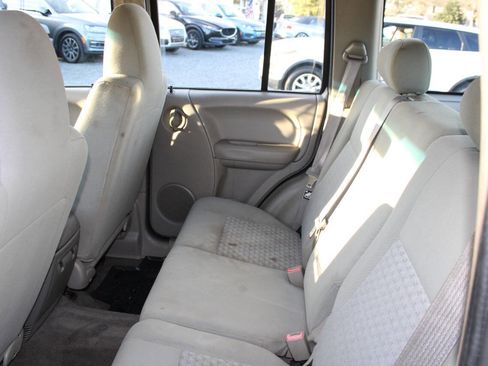 Used 2006 Jeep Liberty Sport image 18