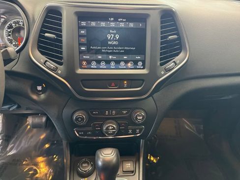 Used 2022 Jeep Cherokee Latitude Lux AWD/4WD image 6