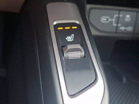 Used 2025 Kia Sorento S AWD/4WD image 30