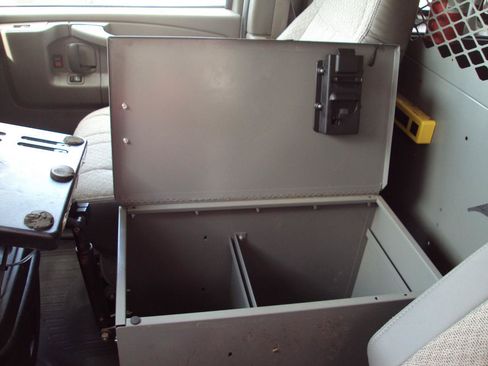 Used 2014 Chevrolet Express 1500 AWD image 27
