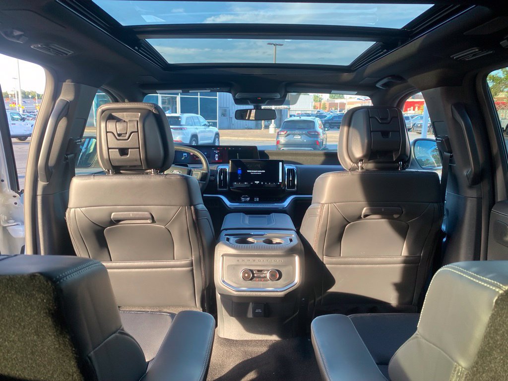 New 2027 Ford Expedition Platinum w/ Stealth Appearance Package AWD/4WD image 37