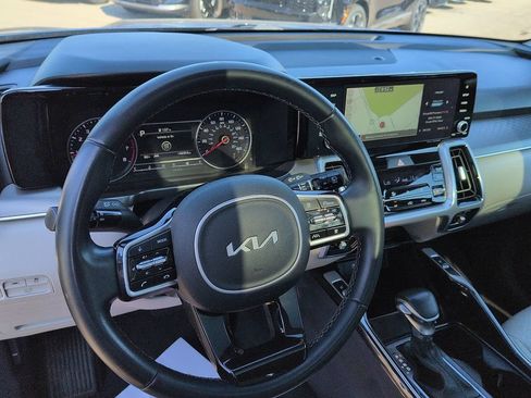 Used 2022 Kia Sorento SX FWD image 9