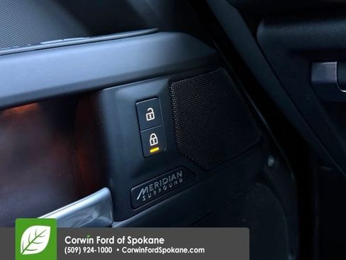 Used 2025 Land Rover Defender 110 X-Dynamic SE AWD/4WD image 23