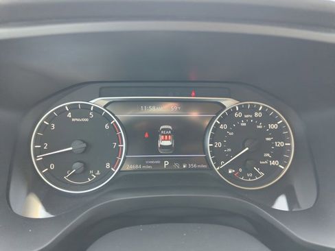 Used 2025 Nissan Rogue SV image 10