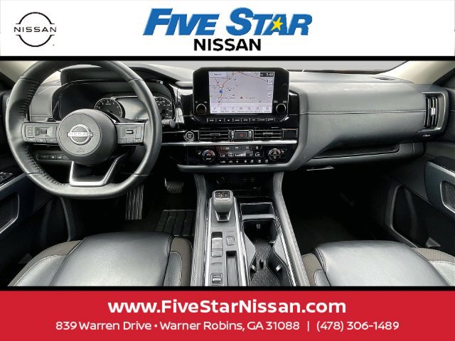 Used 2024 Nissan Pathfinder SL FWD image 9