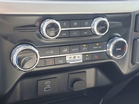 Used 2022 Ford F150 XLT w/ Equipment Group 302A High AWD/4WD image 18