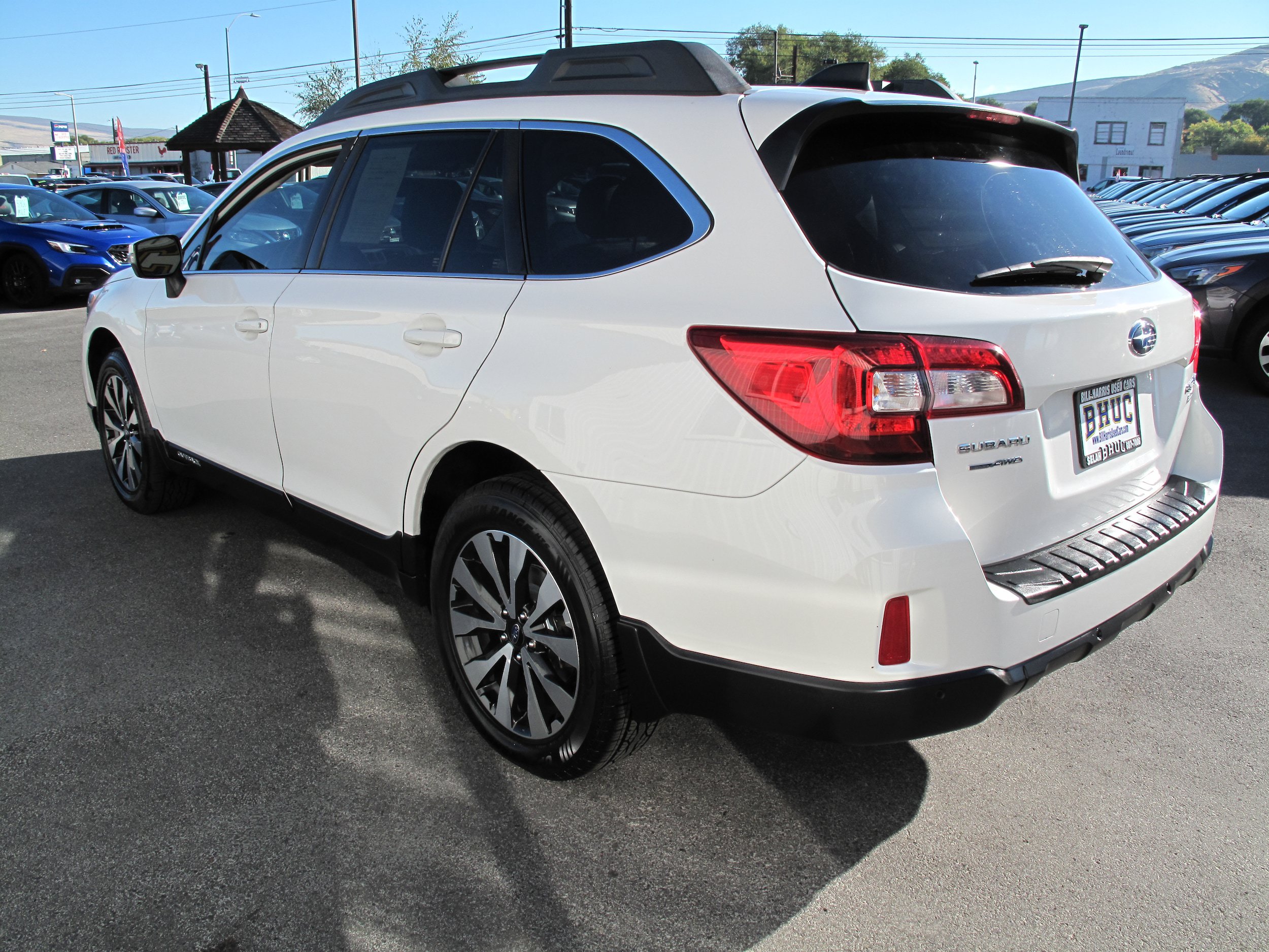 Used 2017 Subaru Outback 2.5i Limited AWD/4WD image 4