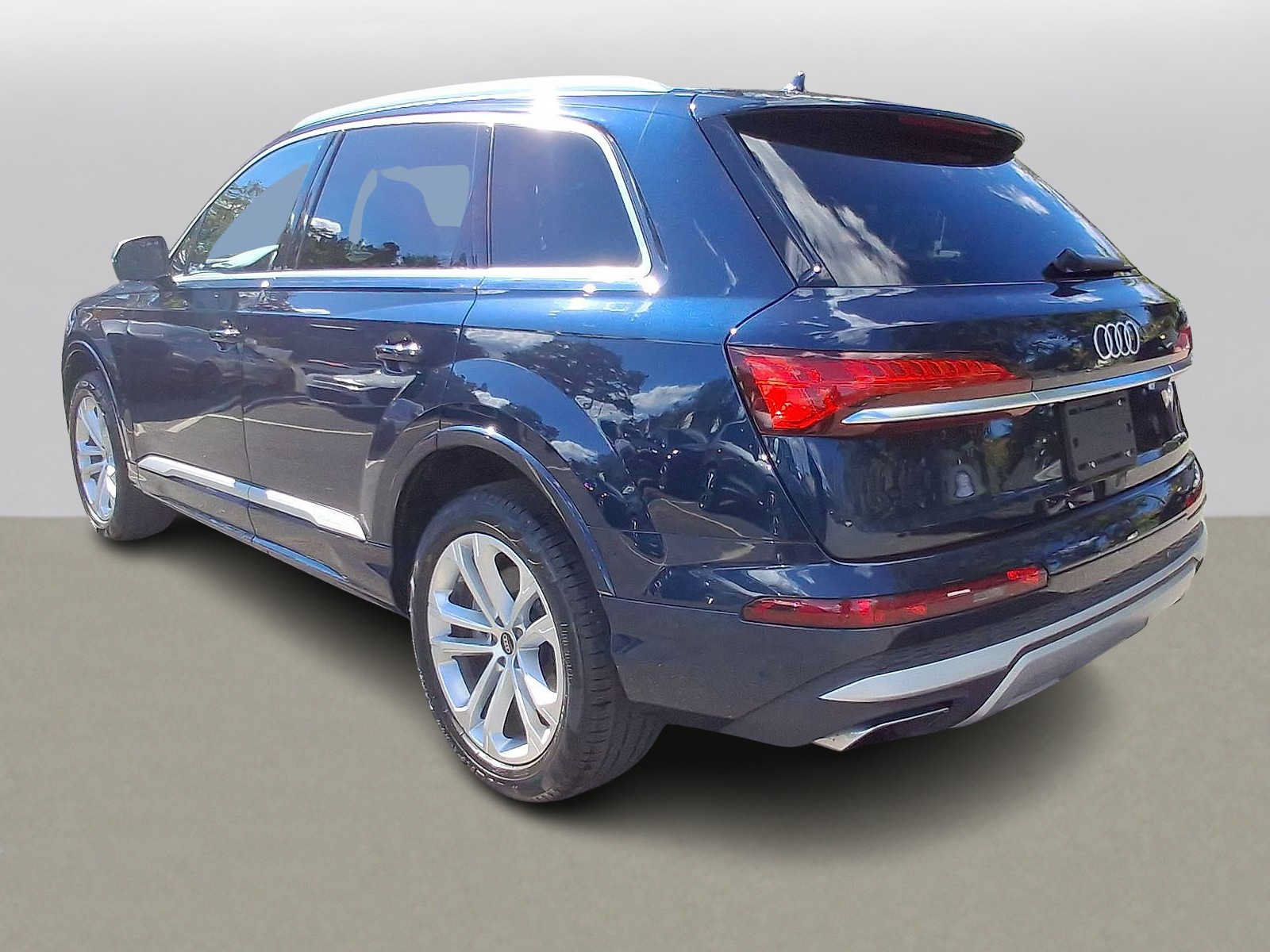 Used 2025 Audi Q7 2.0T Premium w/ Convenience Package AWD/4WD image 28