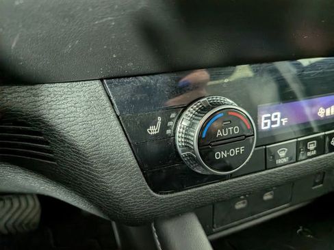Used 2025 Mitsubishi Outlander SE AWD/4WD image 8