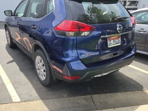 Used 2017 Nissan Rogue S AWD/4WD image 4