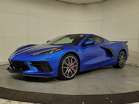 Used 2025 Chevrolet Corvette Stingray Premium Cpe w/ Z51 Performance Package image 4