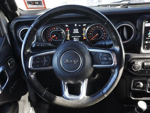 Used 2020 Jeep Gladiator Overland AWD/4WD image 34