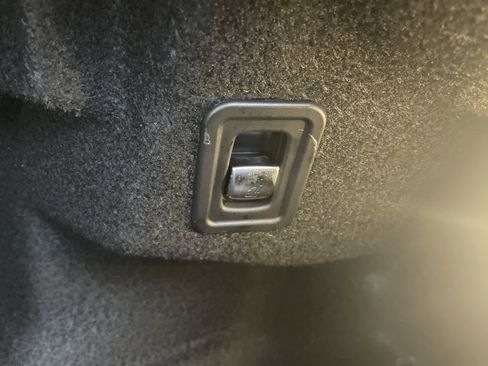 Used 2019 Mercedes-Benz E 450 Cabriolet image 19