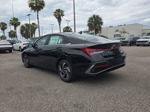 New 2026 Hyundai Elantra Limited FWD image 4