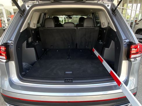 Certified 2025 Volkswagen Atlas SE AWD/4WD image 16