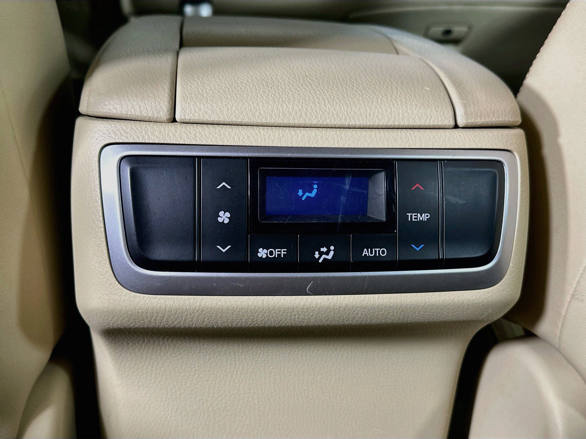 Used 2014 Toyota Highlander Plus AWD/4WD image 23