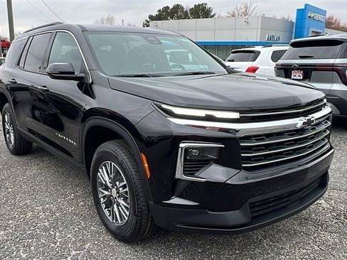 New 2026 Chevrolet Traverse LT image 3