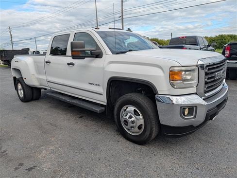 Used 2015 GMC Sierra 3500 4x4 Crew Cab w/ Sierra Convenience Package image 10