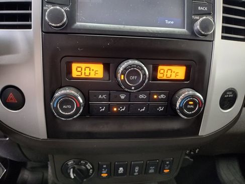 Used 2017 Nissan Frontier PRO-4X AWD/4WD image 28