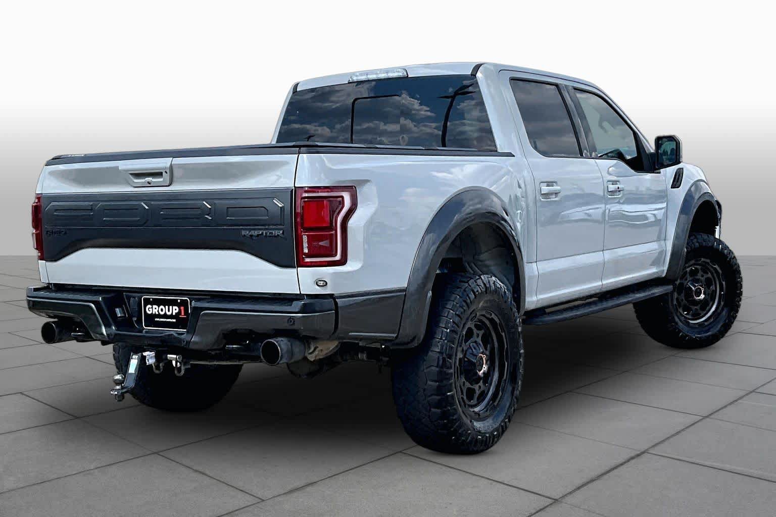 Used 2017 Ford F150 Raptor w/ Equipment Group 802A Luxury AWD/4WD image 13