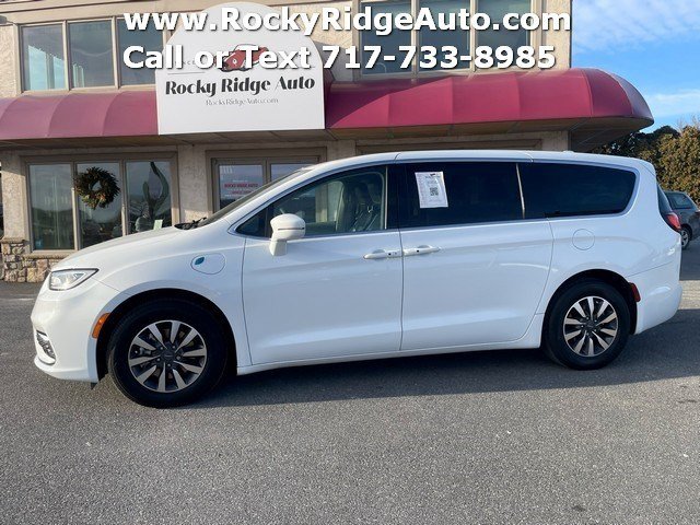 Used 2022 Chrysler Pacifica Touring-L FWD image 4