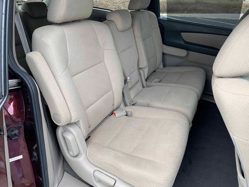 Used 2016 Honda Odyssey SE image 6