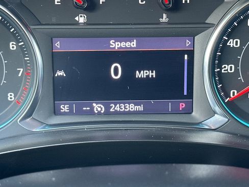 Used 2023 Chevrolet Traverse LT image 43