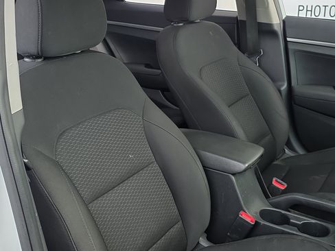 Used 2019 Hyundai Elantra SE w/ Cargo Package image 31