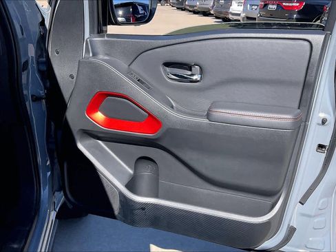 Used 2024 Nissan Frontier PRO-4X w/ Pro Convenience Package image 22