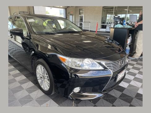 Used 2013 Lexus ES 350 w/ Luxury Pkg FWD image 1