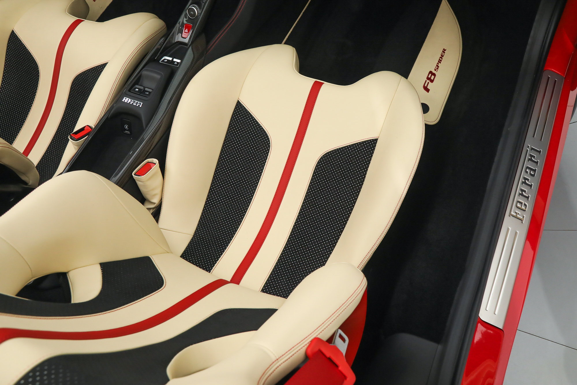 Certified 2022 Ferrari F8 Tributo RWD image 23