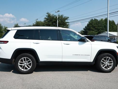 Used 2023 Jeep Grand Cherokee L Laredo w/ Luxury Tech Group I AWD/4WD image 4