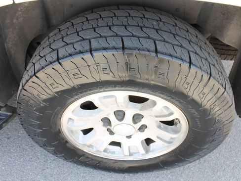 Used 2007 GMC Yukon SLE RWD image 13